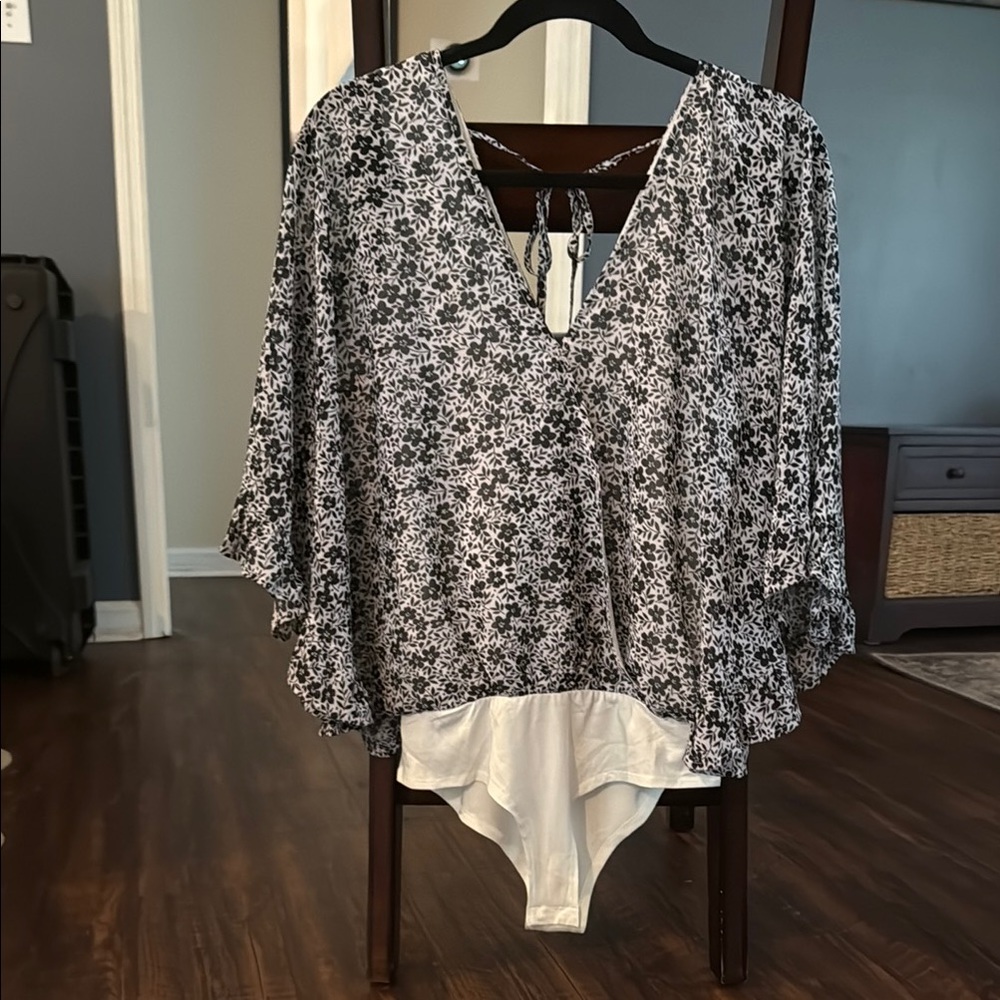 Pink Lily Holding On To Forever Black/Ivory Floral Short Sleeve Bodysuit